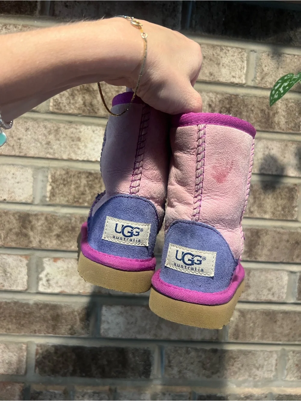 UGG side note photos
